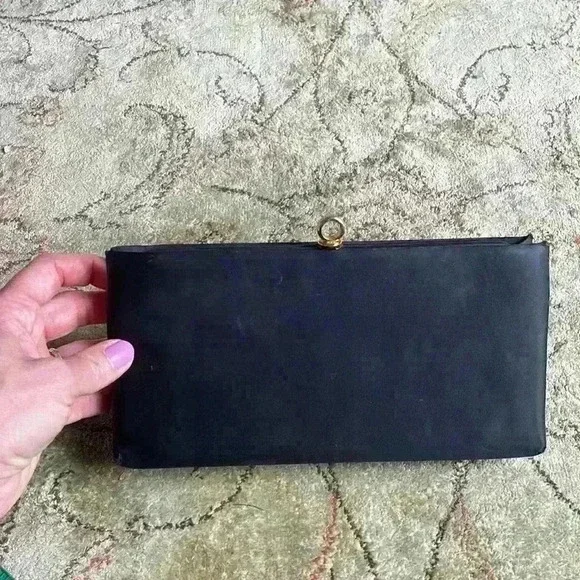 Vintage 50s/60s Andé black silk clutch - Picture 8 of 16